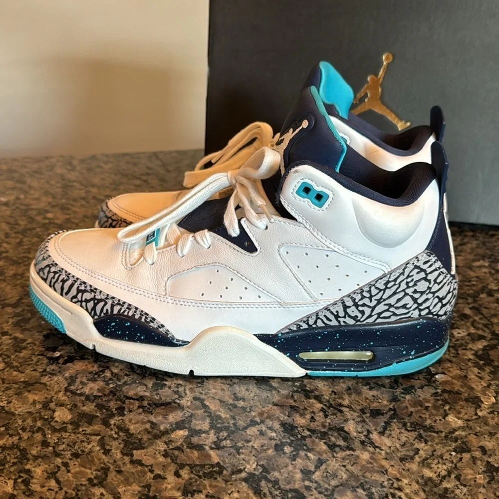 Air Jordan son of low Mars Hornets White and Blue Sneakers EUC 10.5